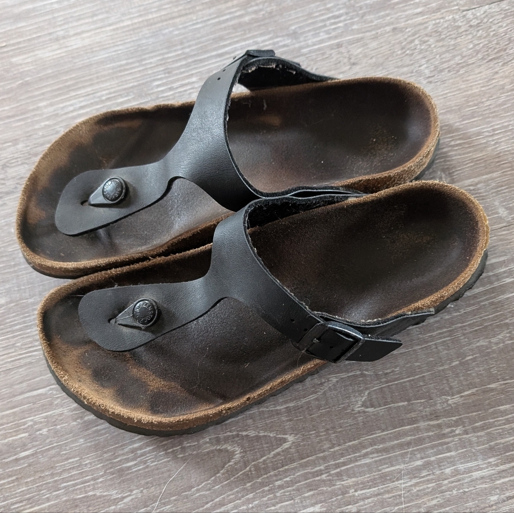 BIRKENSTOCK - Black Leather Gizeh Sandals - Picture 2 of 7